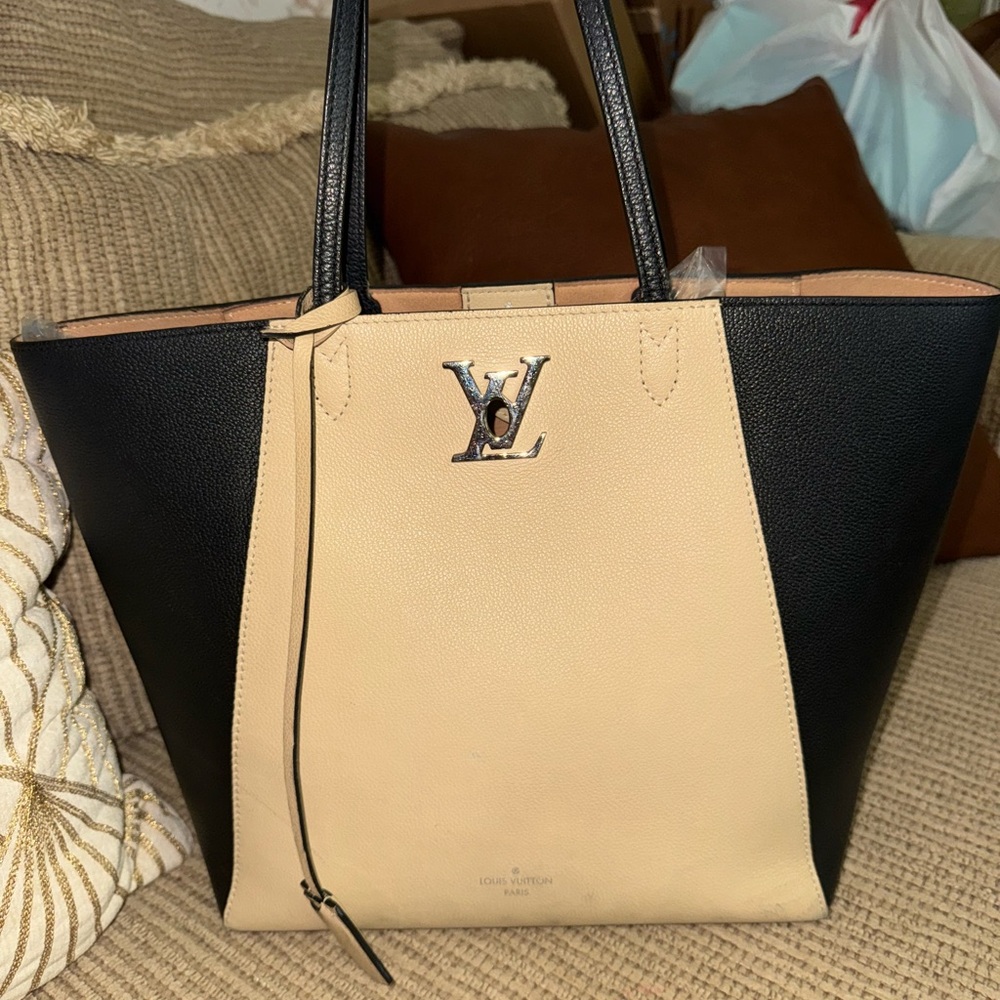 Louis Vuitton Black and Tan Tote Bag with Classic Design